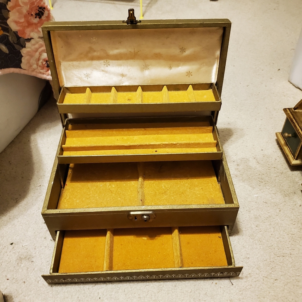 Vintage MELE 3 Tier Gold Magic Touch Jewelry Box